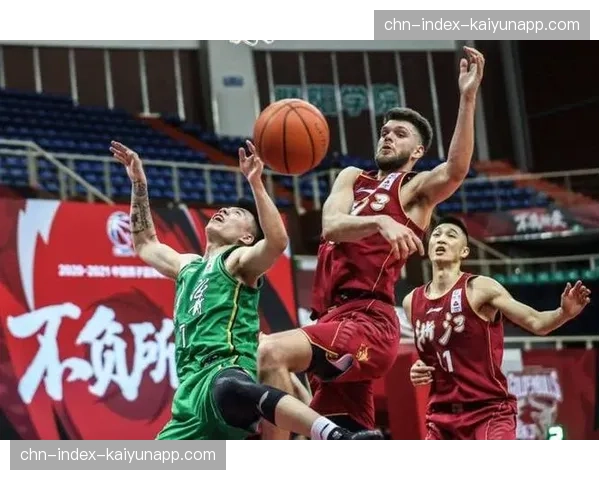 浙江新疆防守大战 节奏压制与换防体系成焦点 浙江新疆防守大战 节奏压制与换防体系成焦点