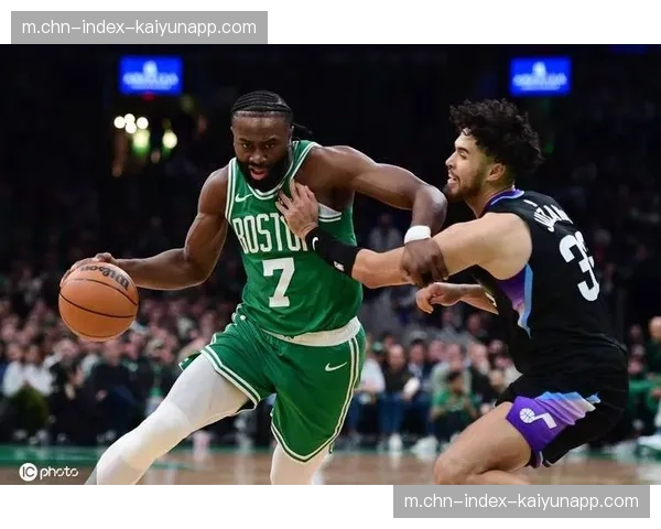 凯尔特人豪瑟空间四号位 首发阵容追求机动性兼顾外线投射